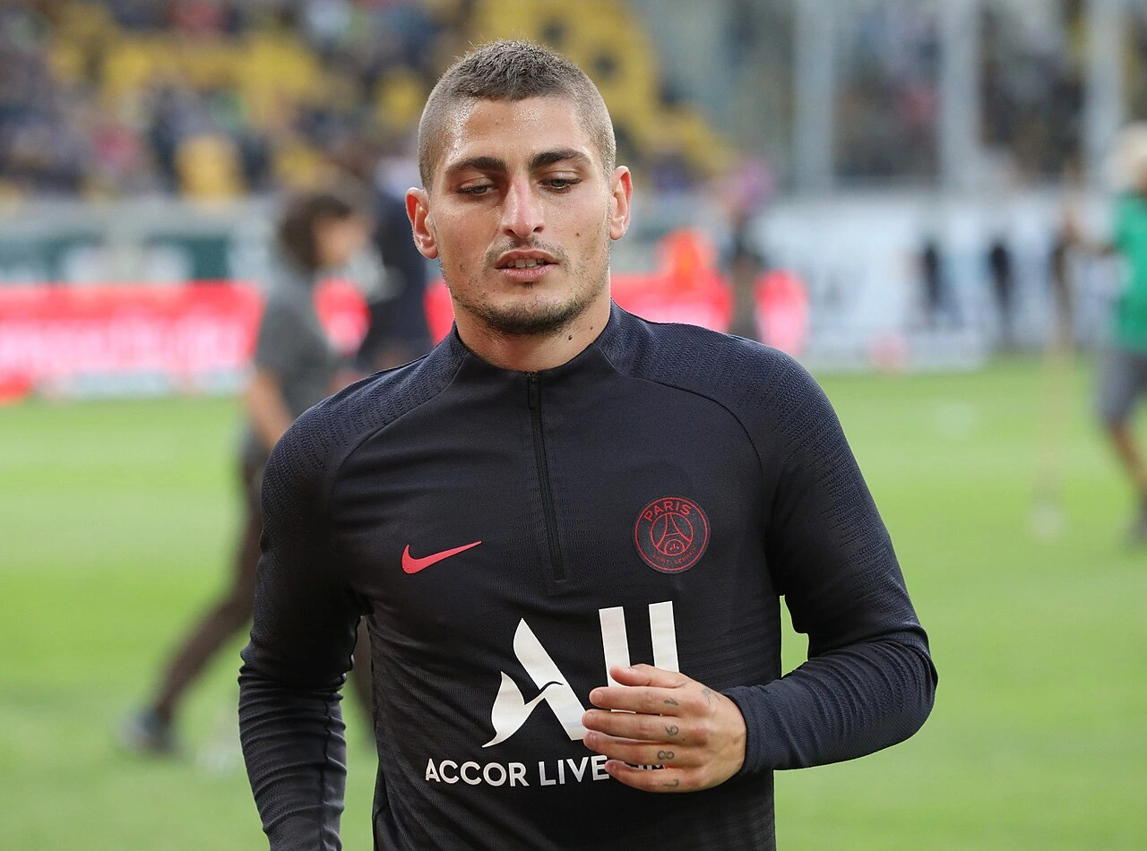 Marco Verratti in a Paris Saint-Germain training top on the pitch